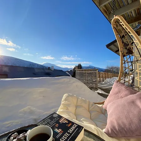 Scenic Apartment, Free Parking & Near Center Tromso