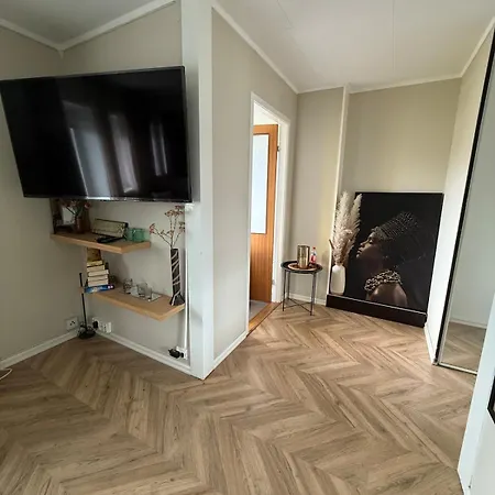 Apartment Scenic Apartment, Free Parking & Near Center *