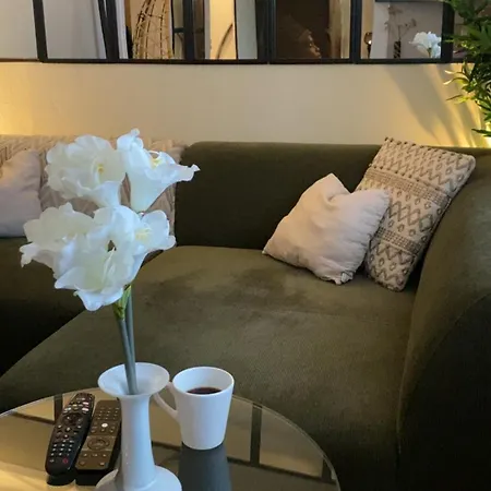 Apartment Scenic Apartment, Free Parking & Near Center *