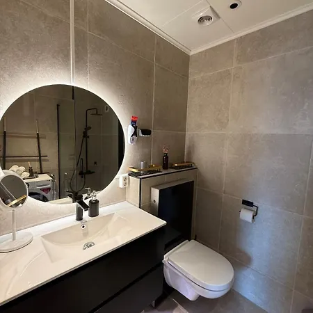 Apartment Scenic Apartment, Free Parking & Near Center *
